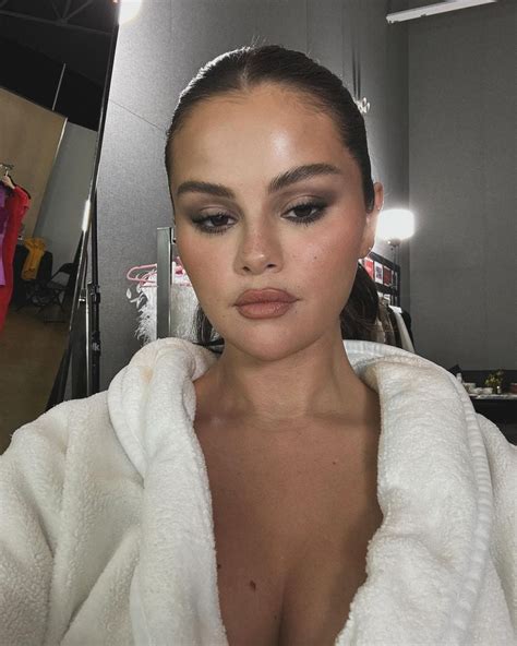 selena gomez nose|Selena Gomez Claps Back at Plastic Surgery Speculation